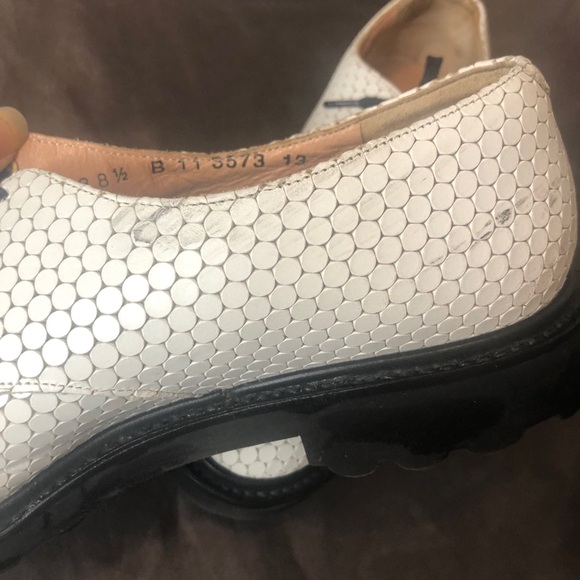 Robert Clergerie paris white oxfords lug soles 38.5 Like new - Picture 6 of 13